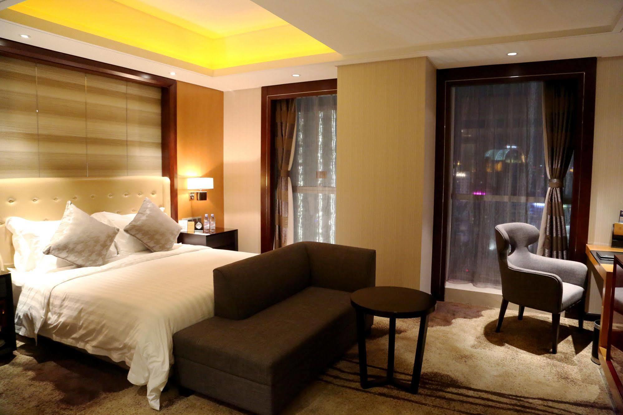 Lia! Chengdu Hotel Ngoại thất bức ảnh